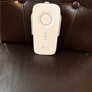 TP-Link White Wi-Fi Signal Booster
